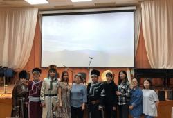 Знакомство иностранных студентов с музыкальным творчеством коренных жителей Алтая