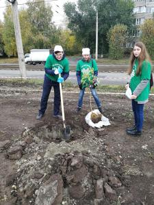 Добровольцы АГГПУ им. В.М. Шукшина приняли участие в благоустройстве новой зеленой зоны
