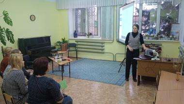 Практикум «Под микроскопом – параллельная реальность» провели сотрудники Кванториума и Технопарка на базе детского эколого-туристического центра