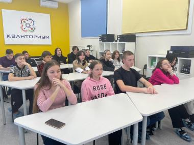 О чем может рассказать инспектор по делам несовершеннолетних на встрече с 16-летними студентами СПО? И сделать это увлекательно, в активном диалоге?