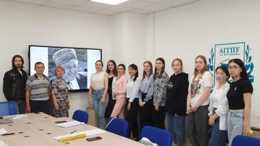 Литературно-музыкальная композиция, посвященная 100-летию со дня рождения Народного поэта Дагестана Расула Гамзатова