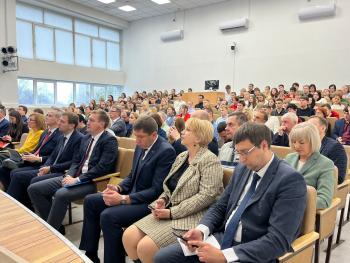 Научно-технологическое развитие Алтайского края: вызовы и перспективы обсуждали сегодня на панельной дискуссии в Бийском филиале им. В.М. Шукшина АлтГПУ