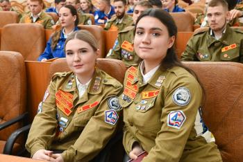 30 октября в большом зале Правительства Алтайского края, прошла торжественная церемония награждения участников и ветеранов студенческих отрядов Алтайского края, в честь 60-летнего юбилея краевого студенческого отряда «Алтай»