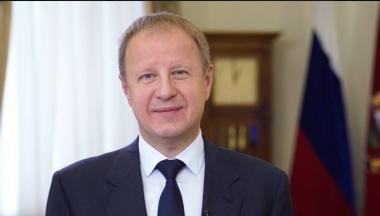 Поздравление Губернатора Алтайского края Томенко В.П. с Днём учителя!