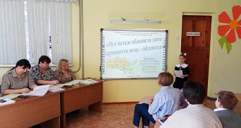 Сотрудник Педагогического технопарка «Кванториум им. К.Д. Ушинского» приняла участие в проведении конкурса «Знатоки природы» в качестве члена жюри